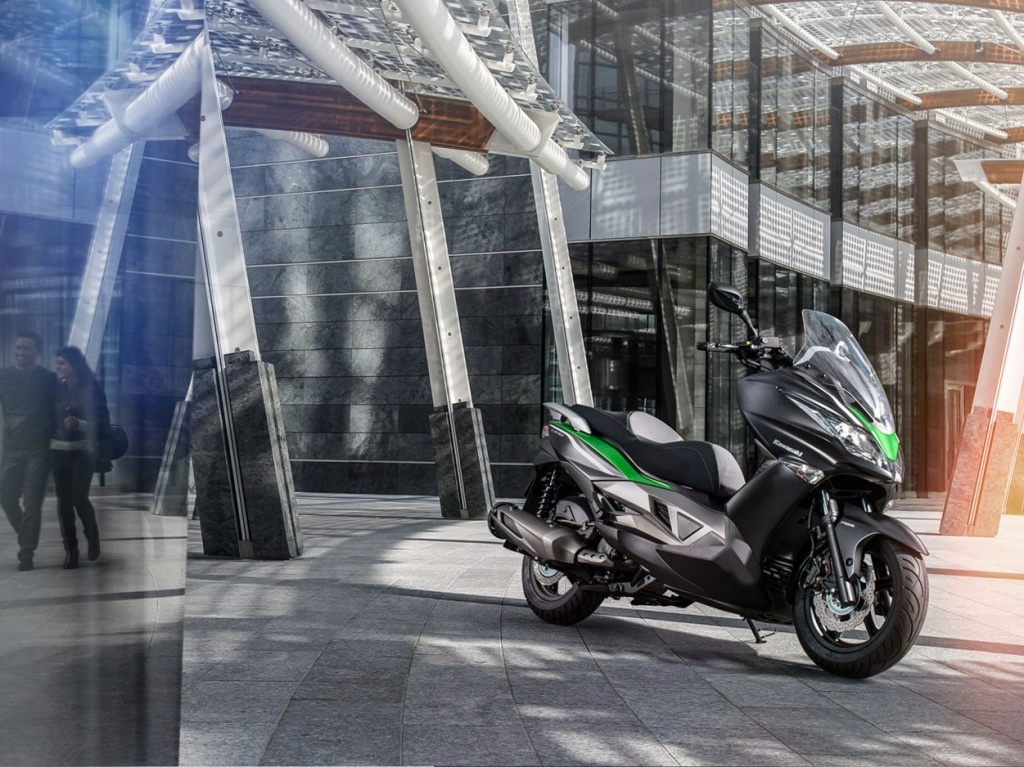 Фото скутера Kawasaki J300