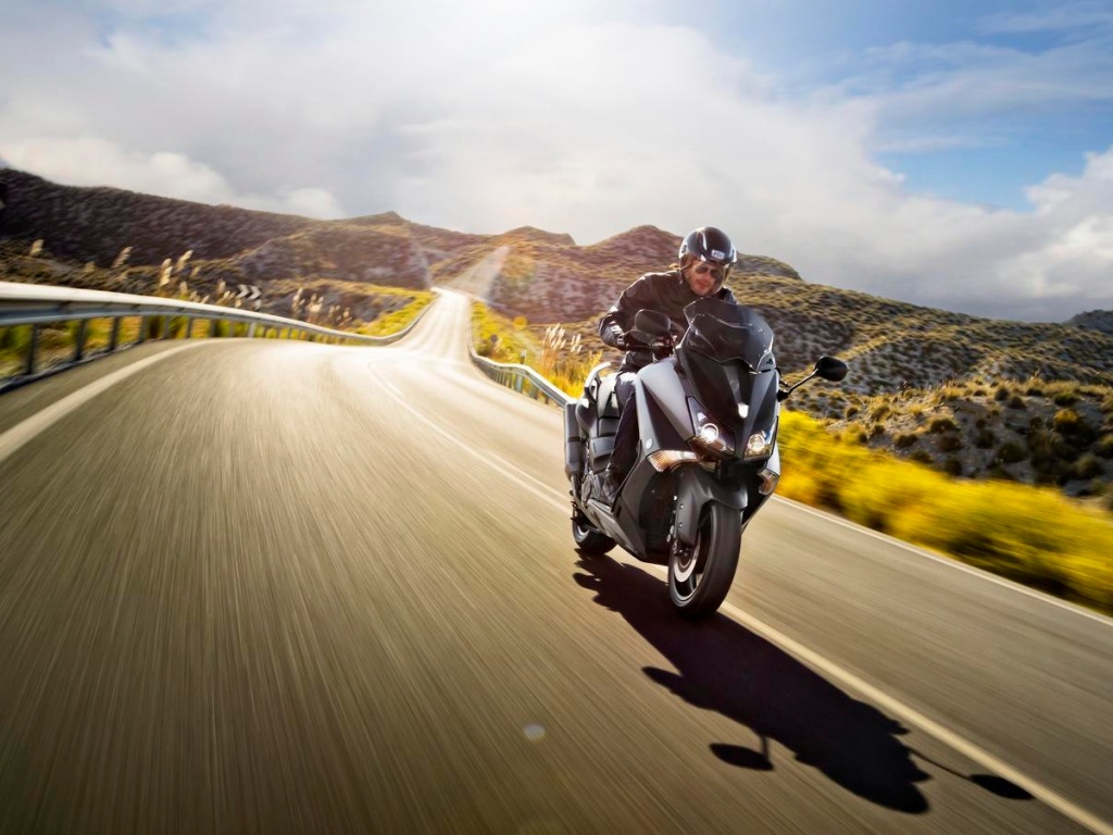 Фото скутера Yamaha TMAX ABS